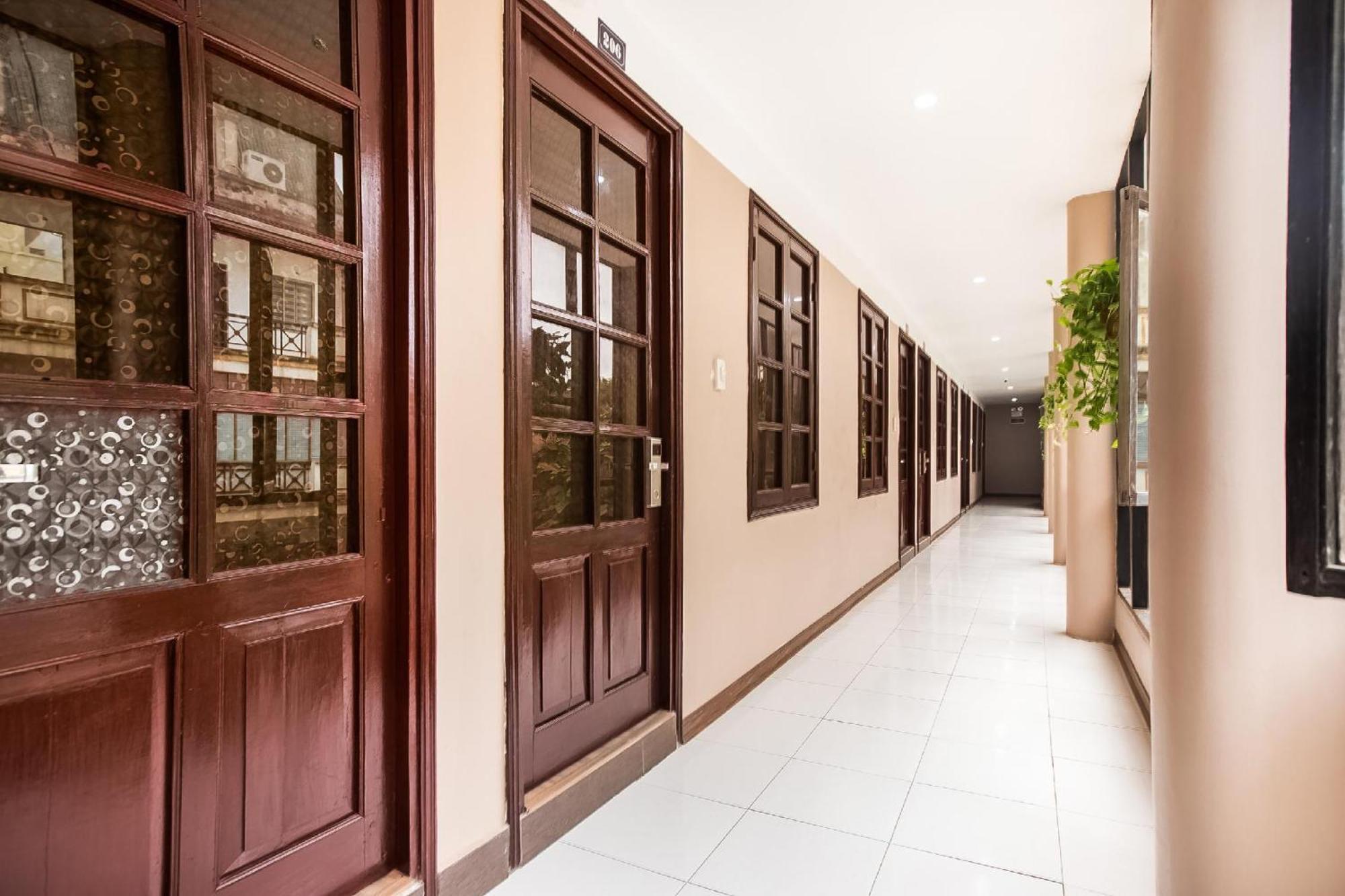 Hotel Khach San Giao Thong Hanoi Zewnętrze zdjęcie